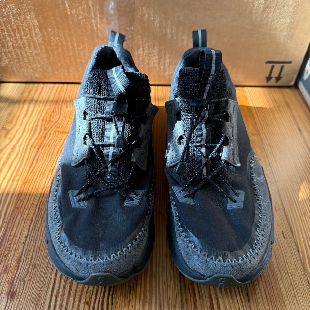 On Cloud Women's Cloudaway Trail Athletic Shoes Size 9 Black Gray Sneakers